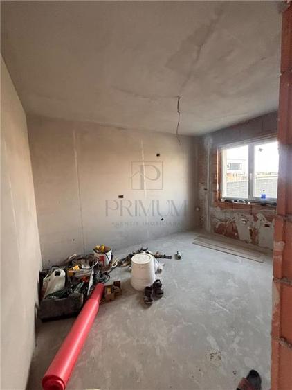 Duplex cu 4 camere cu Canalizare în Moșnița Nouă