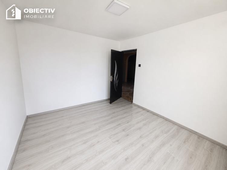 Apartament cu 4 camere decomandat în Mărăței