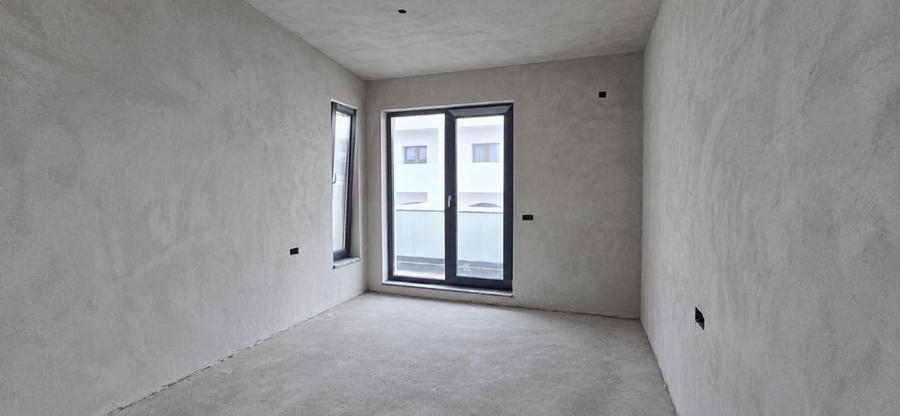 Duplex cu 4 camere cu Canalizare în Ovidiu