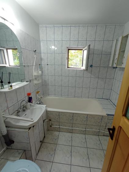 Apartament cu 2 camere decomandat în Nicolina
