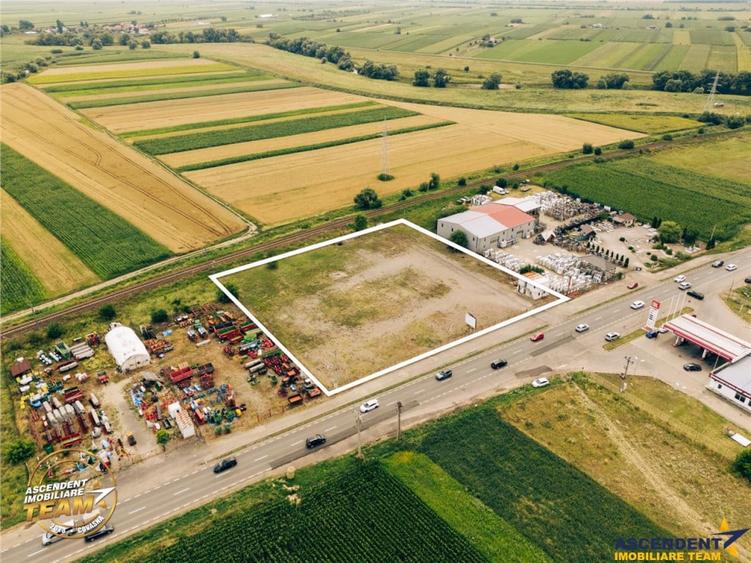 7.000 mp teren industrial premium la DN11, acces TIR, post t - 3