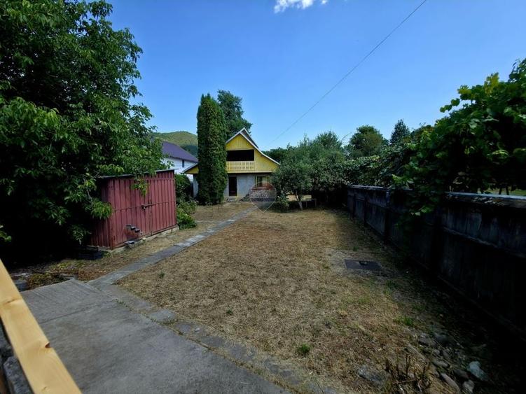Casă individuală cu 3 camere cu Teren 803 Mp în Bistrița