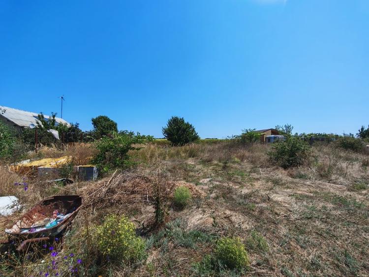Teren Construcții extravilan de 850 mp, în Corbu