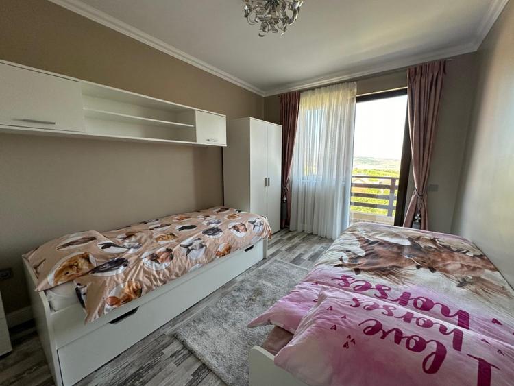 Duplex cu 5 camere cu Canalizare în Dezmir