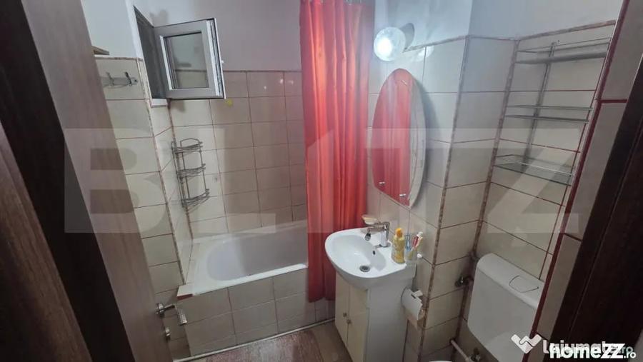 Apartament cu 2 camere decomandat în Industrială