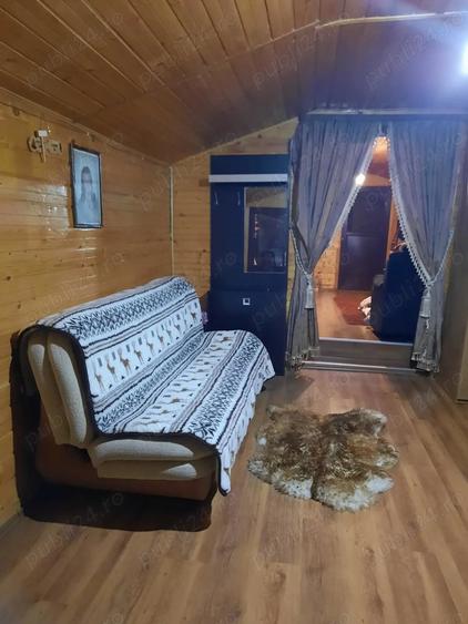 Casă cu 6 camere cu Teren 1359 Mp în Glina