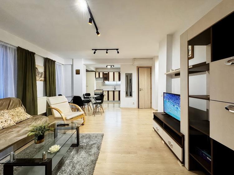Apartament cu 2 camere semidecomandat, mobilat în Păcii