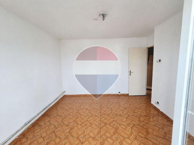 Apartament de vânzare 3 camere decomandat Voluntari - 2