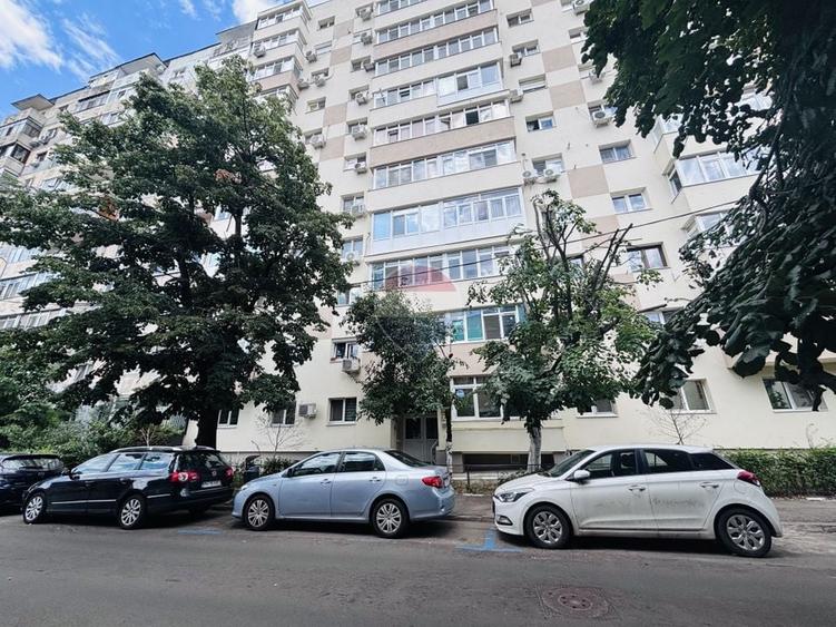 Apartament cu 3 camere decomandat, mobilat în Ștefan cel Mare