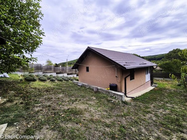 Casă cu 2 camere cu Teren 2647 Mp în Valea Mare