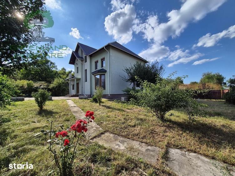 Casă cu 6 camere cu Teren 1100 Mp în Bucium