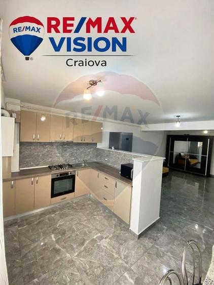 Apartament cu 3 camere decomandat, mobilat în George Enescu