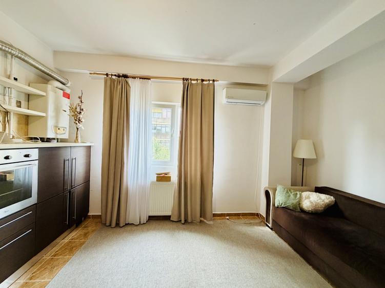 Apartament cu 3 camere decomandat, mobilat în Chiajna