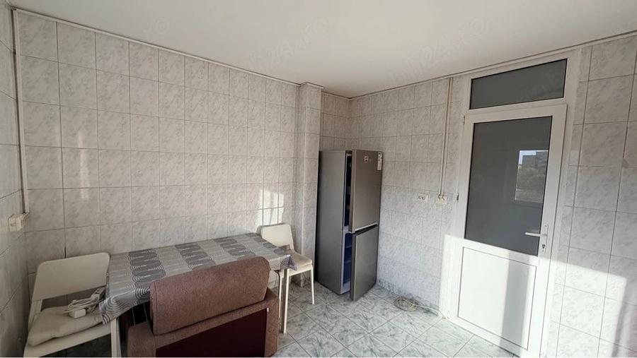 Apartament cu 2 camere decomandat în Berceni
