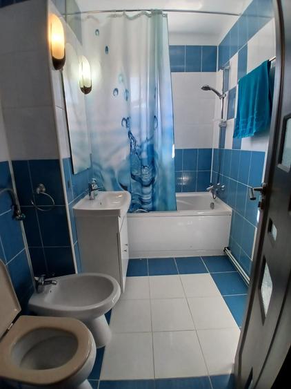 Apartament cu 3 camere decomandat, mobilat în Bistrița Lac