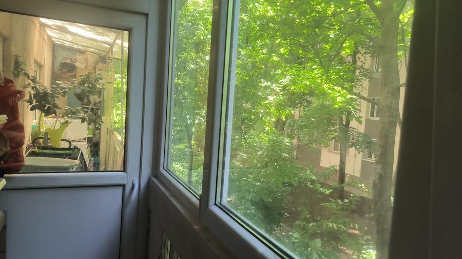 Apartament cu 3 camere decomandat în Drumul Taberei