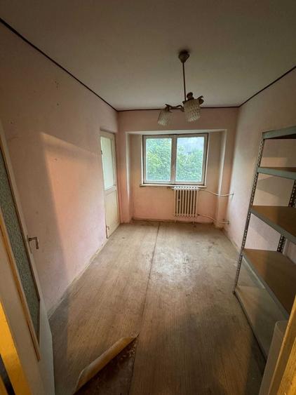 Apartament cu 4 camere decomandat în Bahne