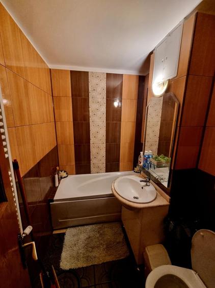 Apartament cu 3 camere decomandat, mobilat în Km 4-5