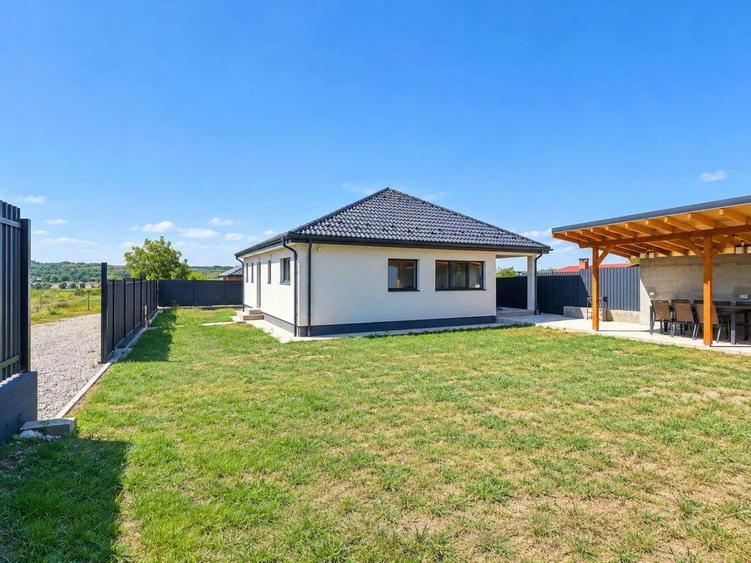 Casă individuală cu 4 camere cu Teren 475 Mp în Central