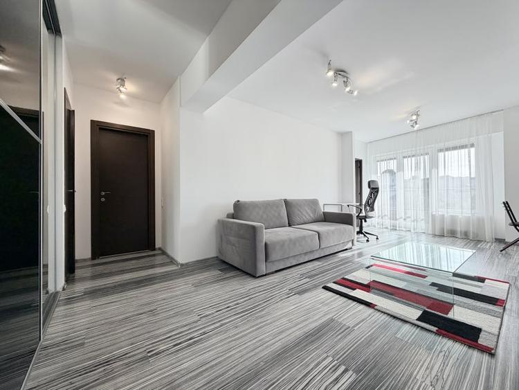 Apartament cu 2 camere semidecomandat, mobilat în Plopilor