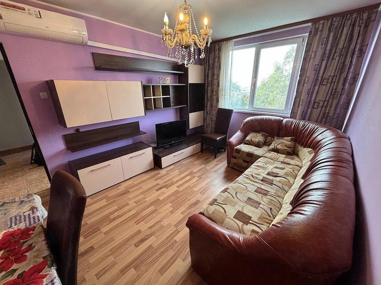 Apartament cu 3 camere semidecomandat în Central