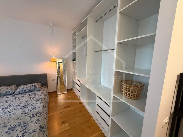 Apartament cu 3 camere decomandat, mobilat în Băneasa