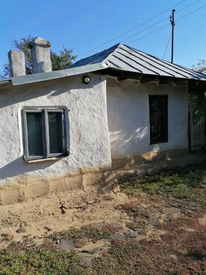 Casă cu 2 camere cu Teren 1700 Mp în Scrioaștea