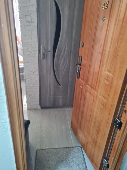 Apartament cu 2 camere semidecomandat în Bucur Obor