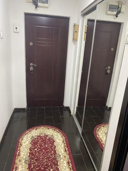 Apartament cu 2 camere semidecomandat în Carrefour