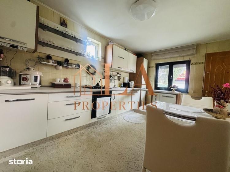 Casă cu 7 camere cu Teren 1411 Mp în Central