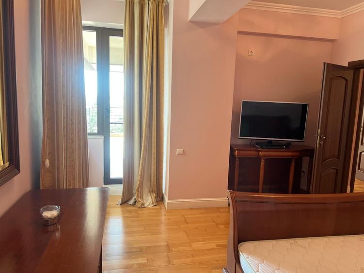 Apartament cu 3 camere decomandat în Nord