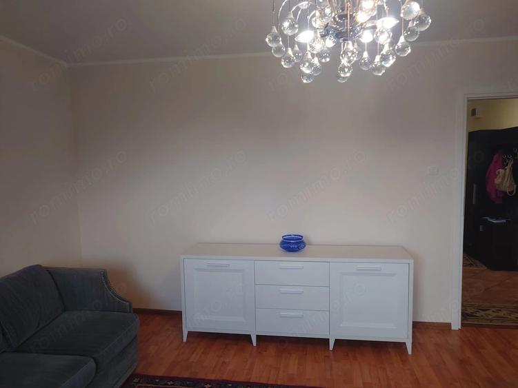 Apartament cu 3 camere decomandat în Județean