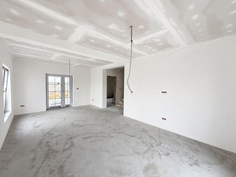 Duplex cu 4 camere cu Canalizare în Moșnița Nouă
