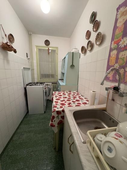 Apartament cu 2 camere semidecomandat, mobilat în Tomis Nord