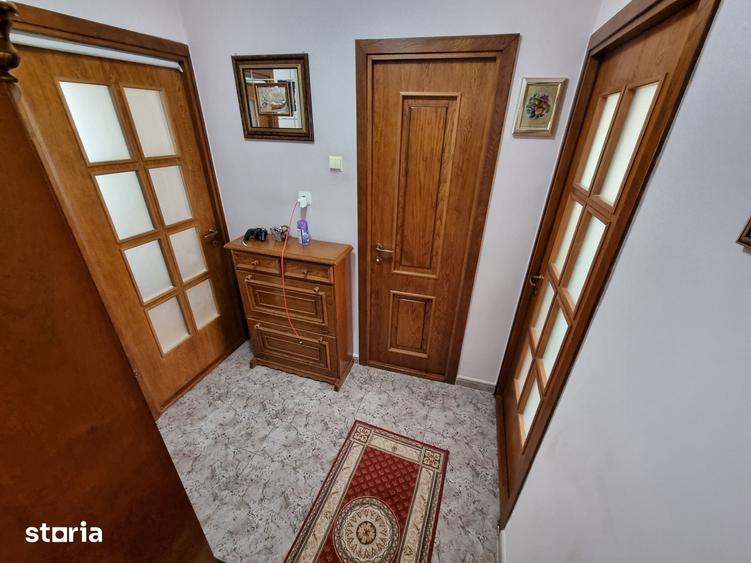 Apartament cu 3 camere în Capitol
