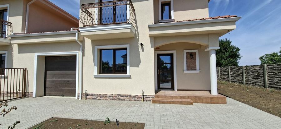 Casă individuală cu 4 camere cu Canalizare în Dumbrăvița