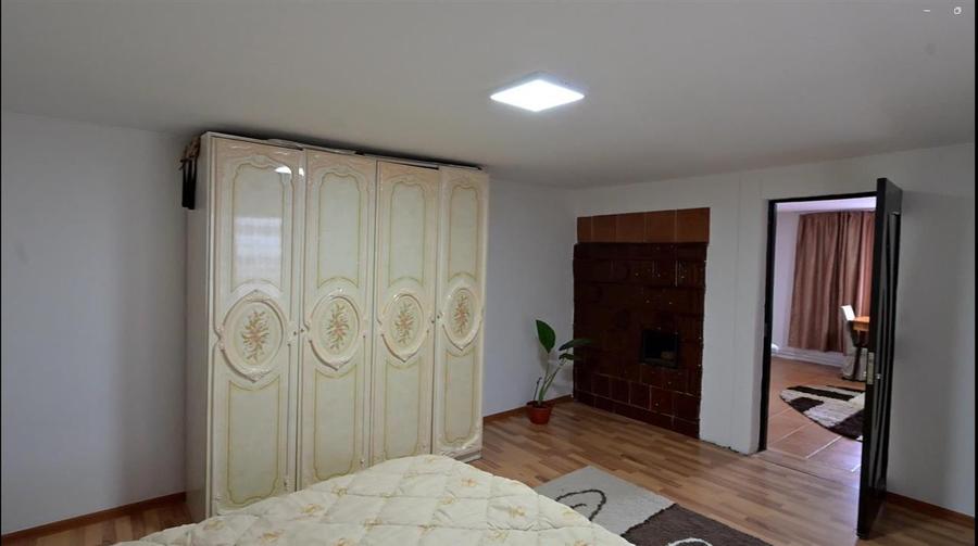 Casă individuală cu 5 camere cu Teren 300 Mp în Central