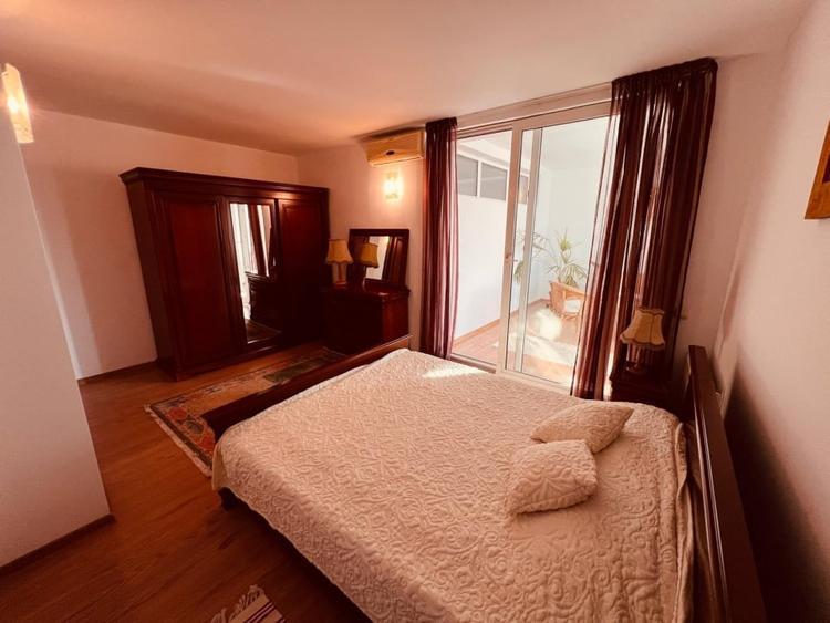 Casă individuală cu 6 camere cu Canalizare în Iancu Nicolae