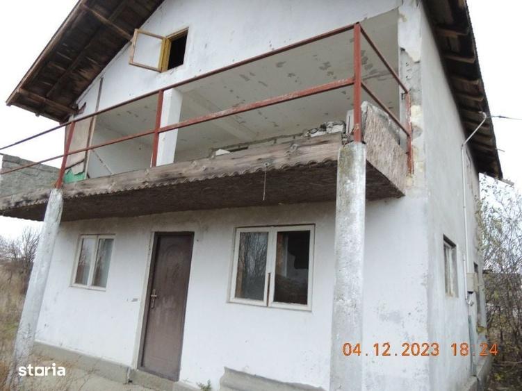 Casă cu 3 camere în Cocani