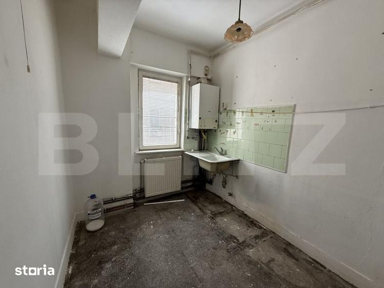 Apartament cu 3 camere decomandat în Micro 16