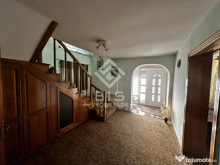 Casă cu 4 camere cu Teren 2600 Mp în Sărata