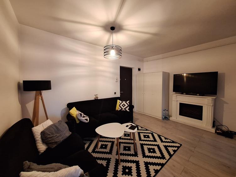 Apartament cu 2 camere semidecomandat, mobilat în Florești