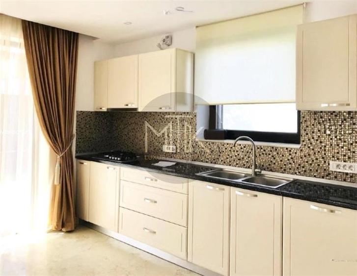 Duplex cu 6 camere cu Piscina în Pipera