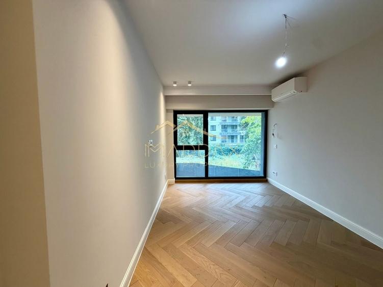 Apartament cu 4 camere în Străulești