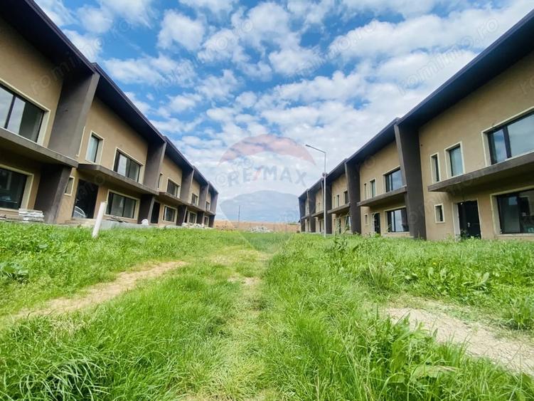 Casă cu 4 camere cu Teren 286 Mp în Ghermănești