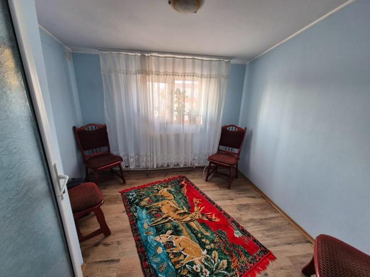 Casă cu 5 camere cu Canalizare în Chercea