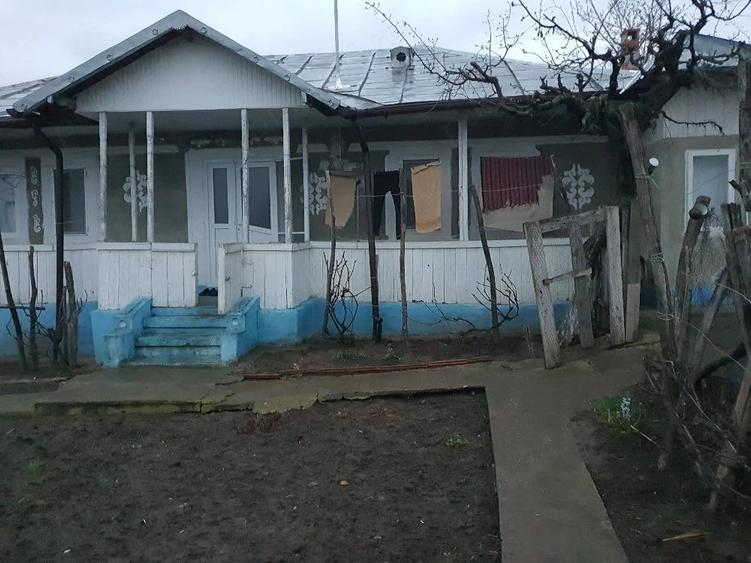 Casă cu 3 camere cu Teren 3000 Mp în Deleni