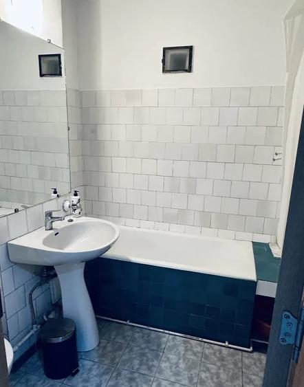 Apartament cu 3 camere decomandat, mobilat în Independenței