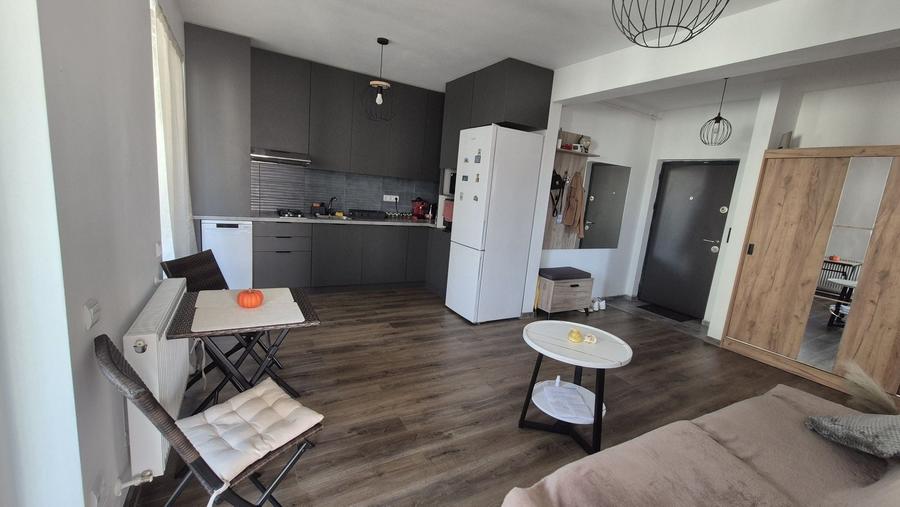 Apartament cu 2 camere decomandat în Florești