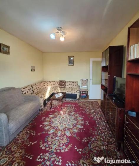 Apartament cu 2 camere decomandat în Vest